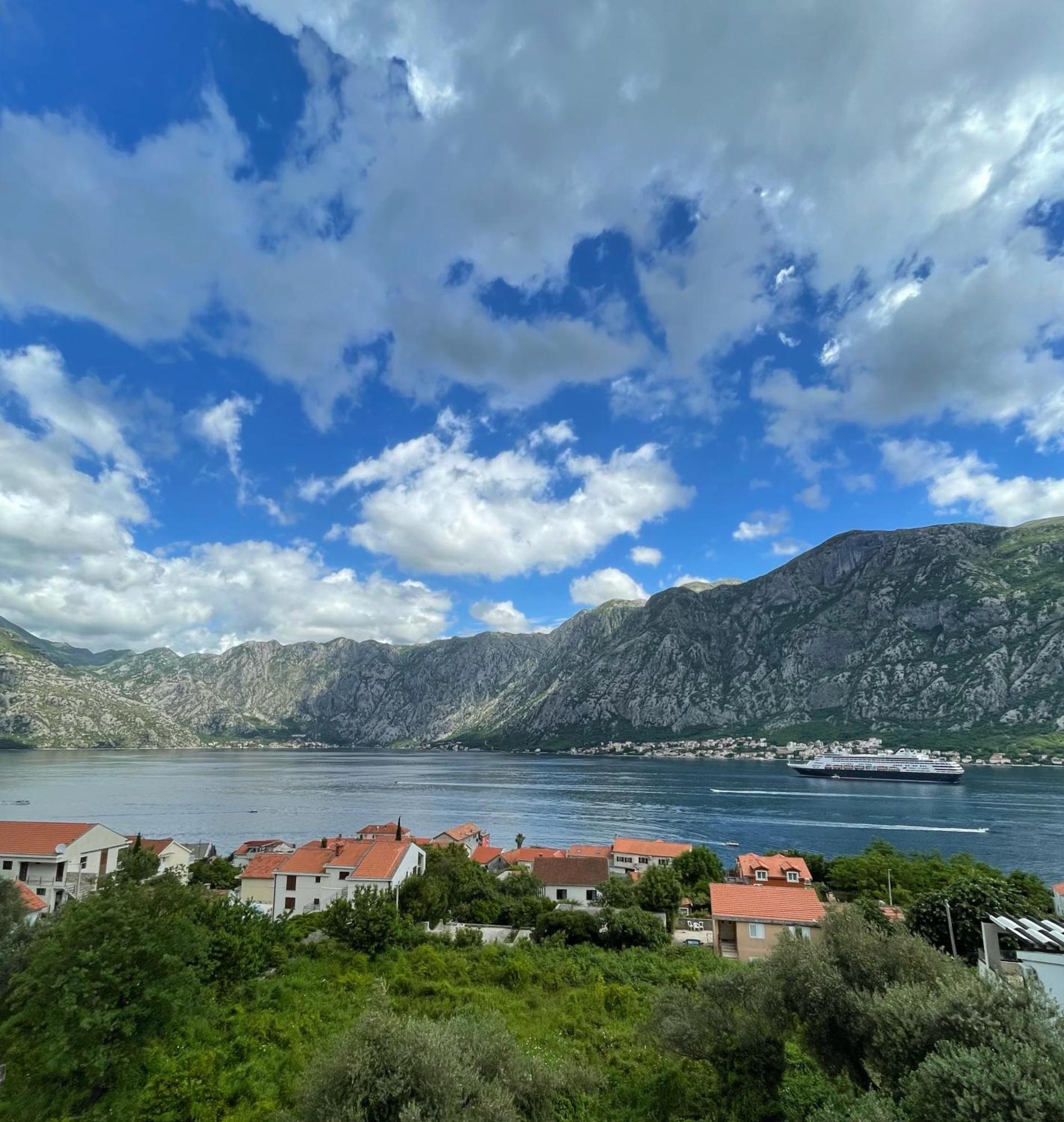 Apartments Krivokapic Prcanj With Bay View Kotor Exteriör bild